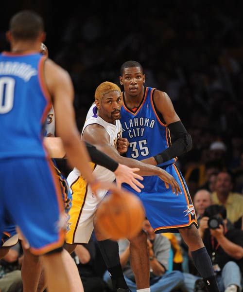 员冯轶梵正 员冯轶梵正