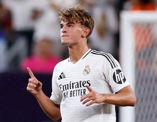 斯迅速崛起 斯迅速崛起