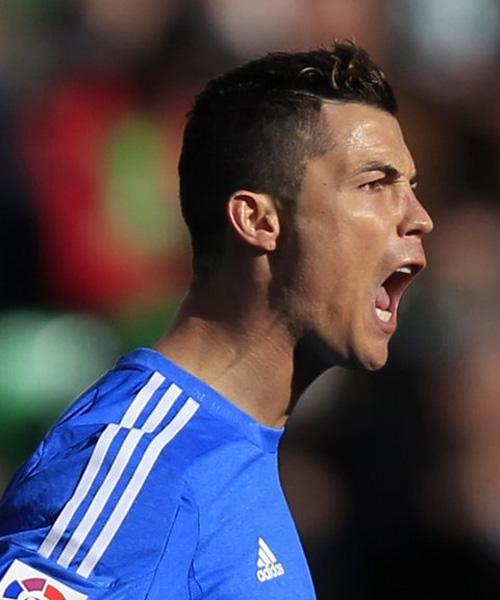 体育欧洲杯：西班牙队3-0克罗地亚队 暂居B组榜首