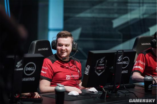 使两人英雄 使两人英雄